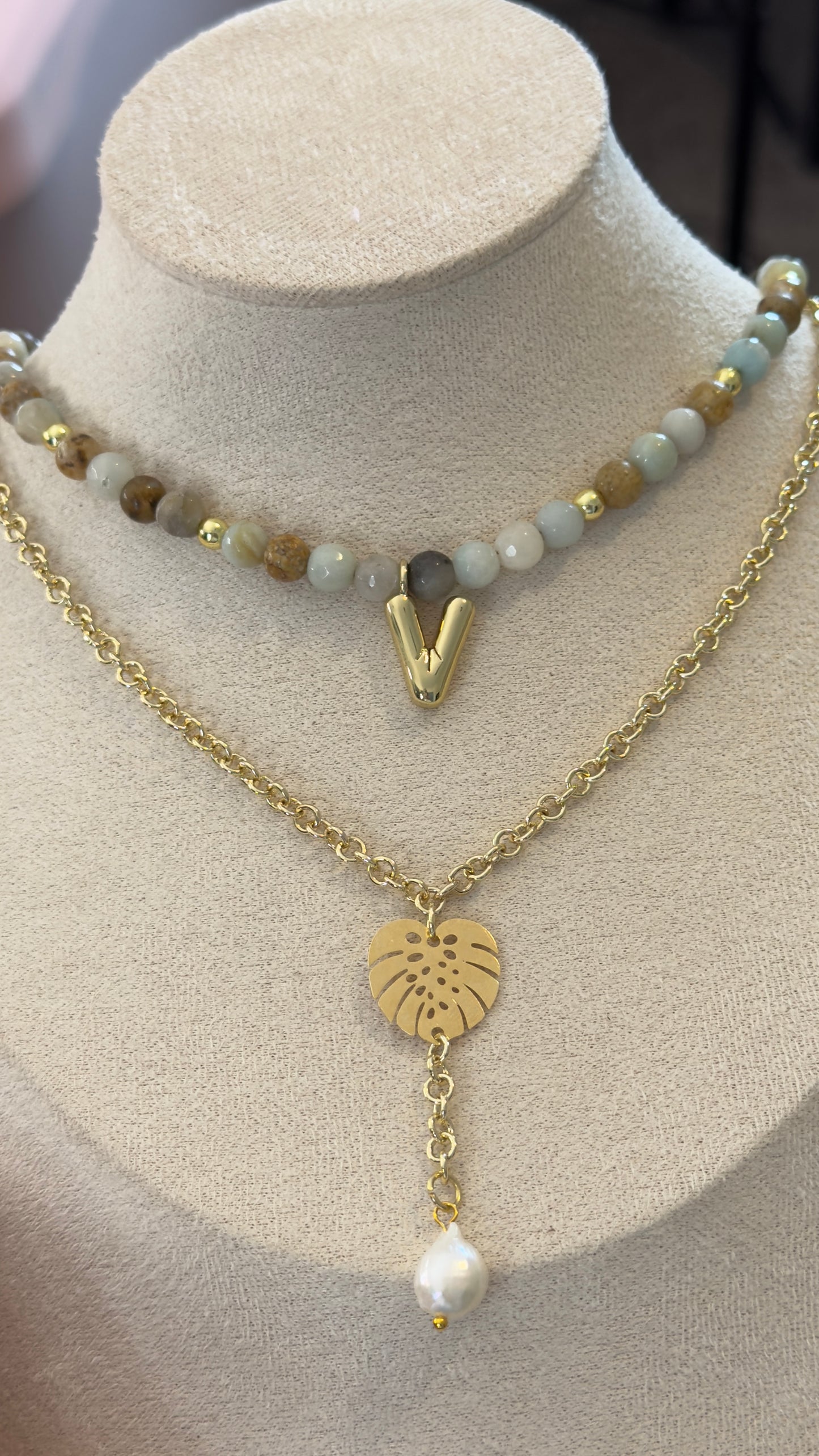 FULL VIBES CHOKER NECKLACE
