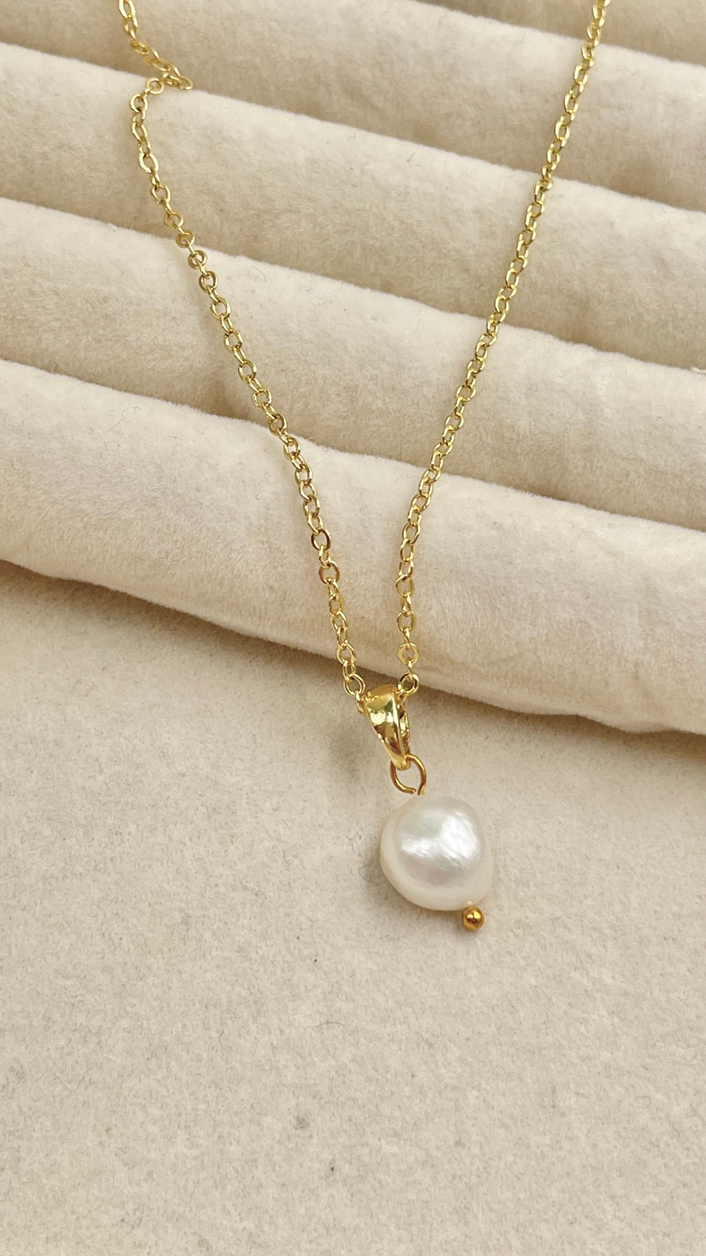 Single Pearl Necklace