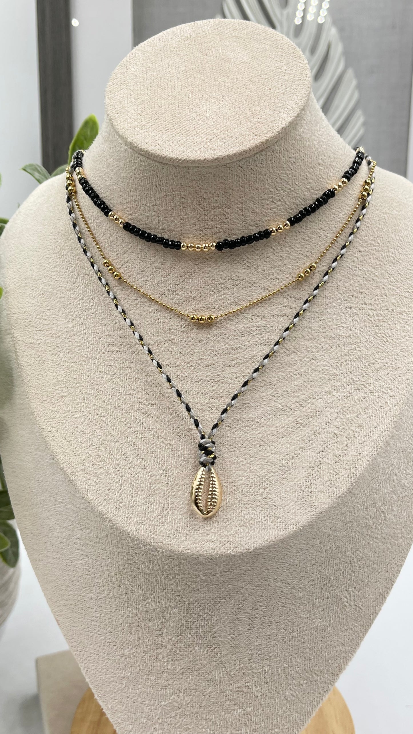 Shell Pendant Cord Necklace