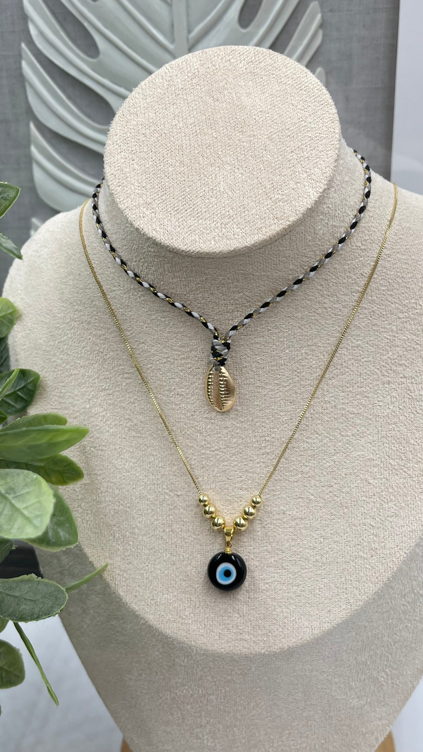 Shell Pendant Cord Necklace