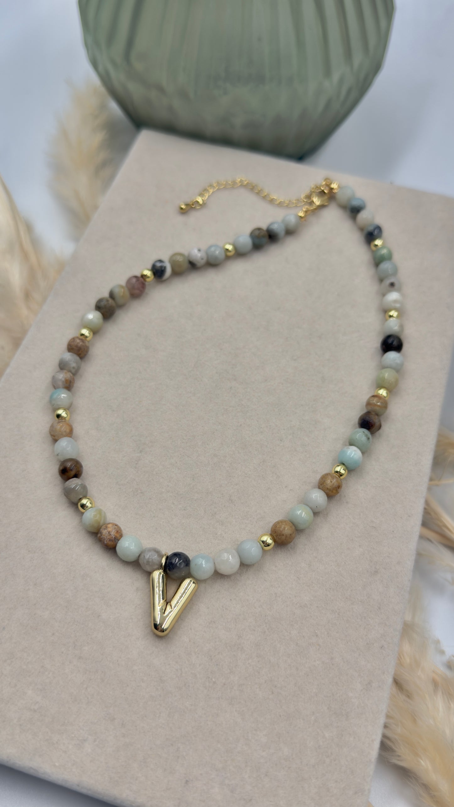 FULL VIBES CHOKER NECKLACE