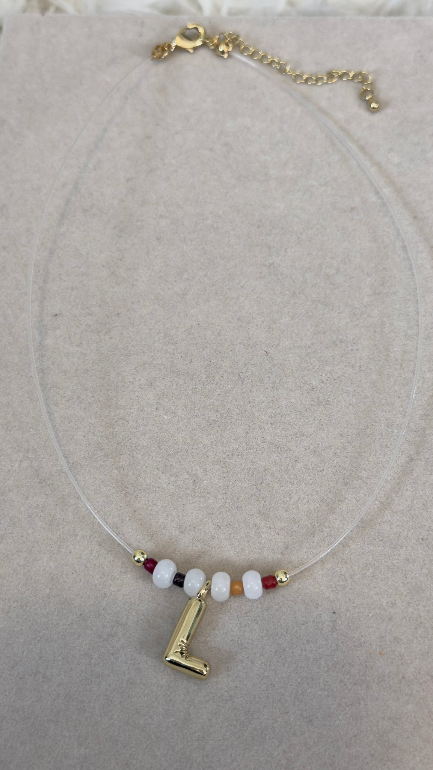 INVISIBLE FALL CHOKER