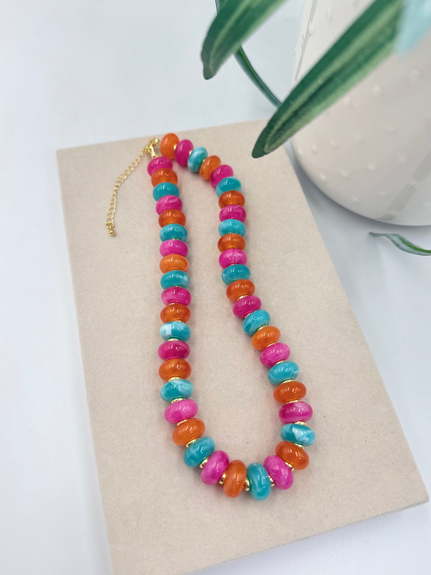 Vibrant Mode Necklace