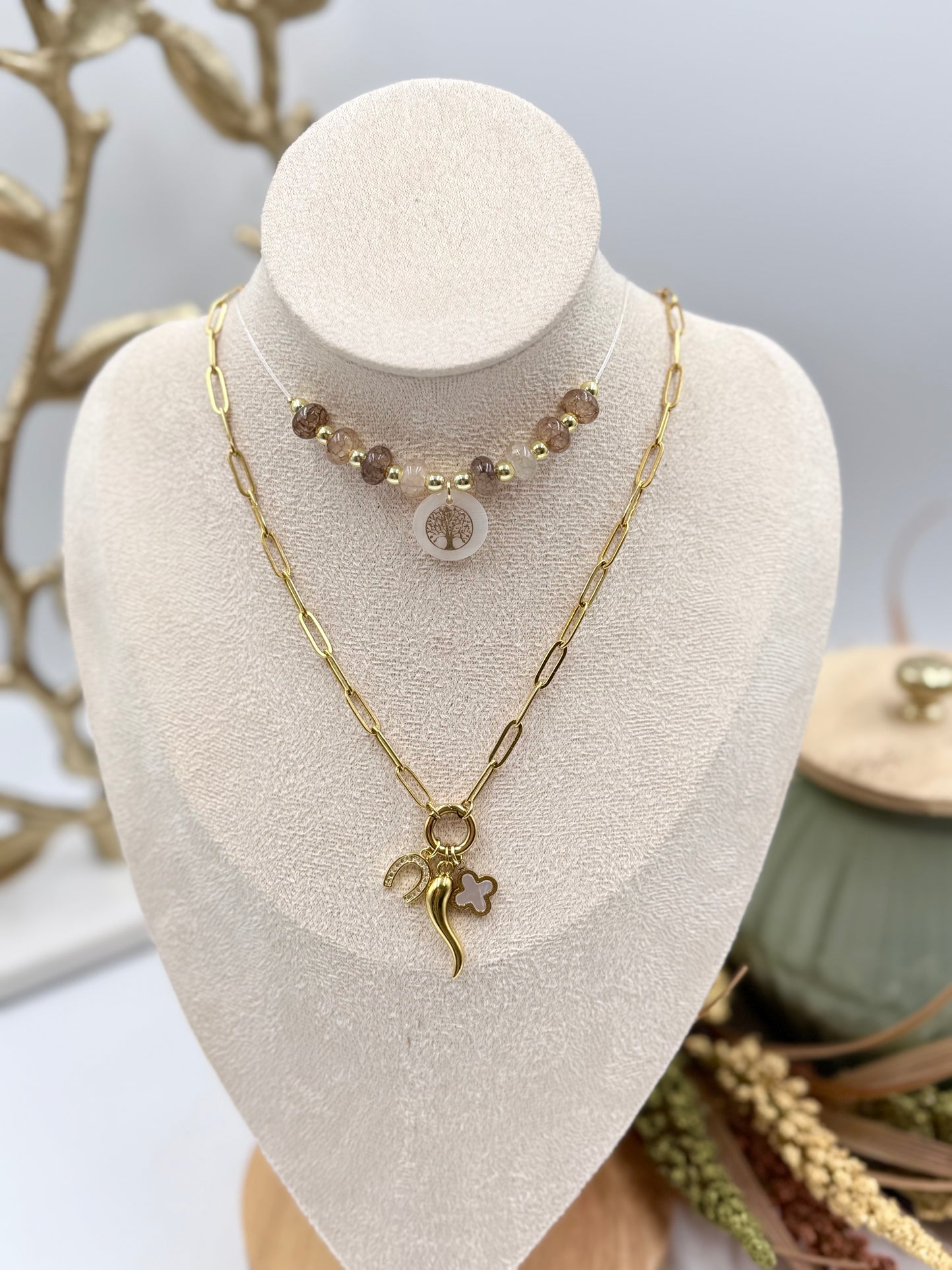 Cozy Glam Invisible Choker
