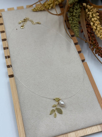 Golden Leaf Invisible Choker
