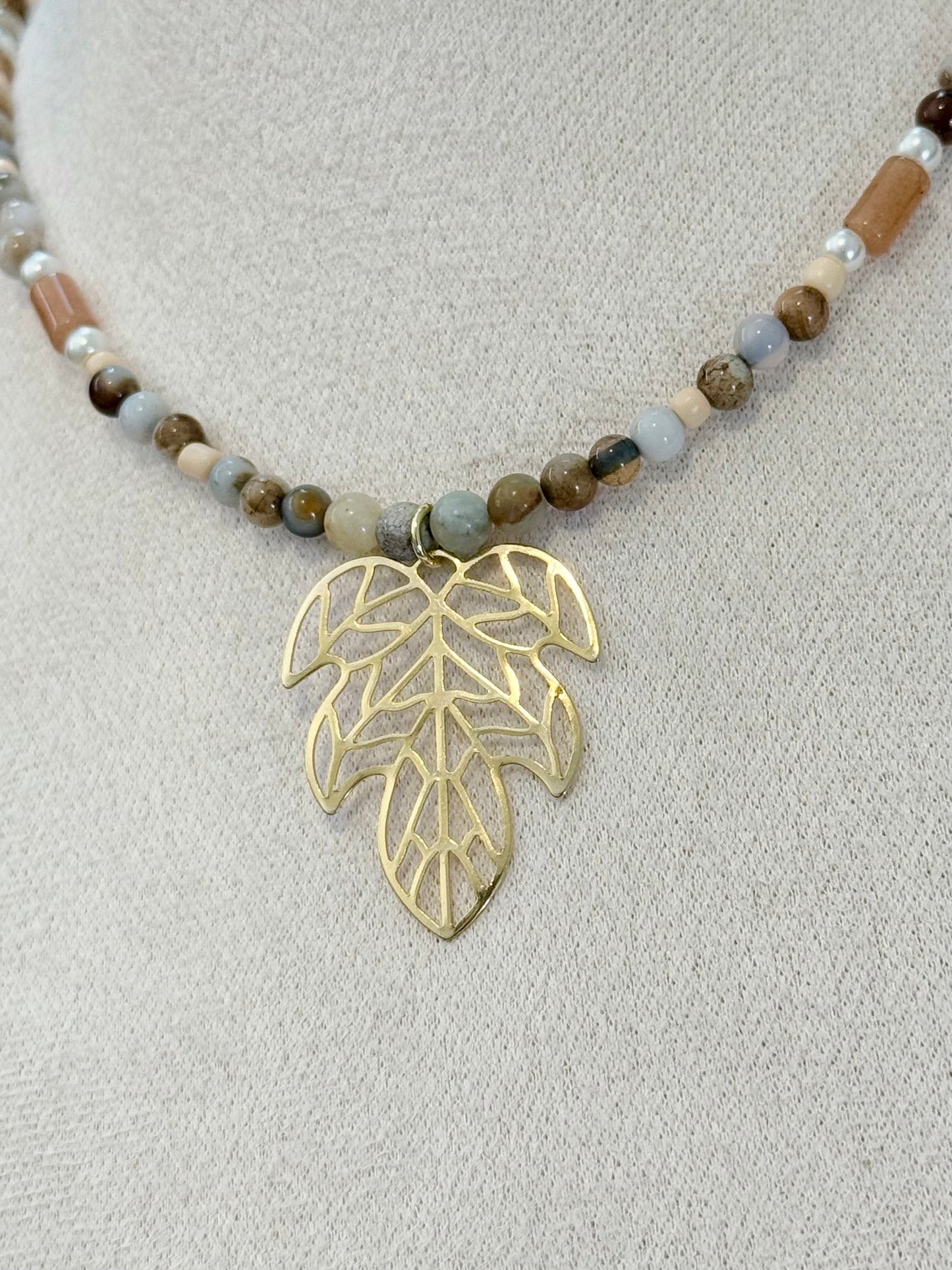 Shining Leave Necklace